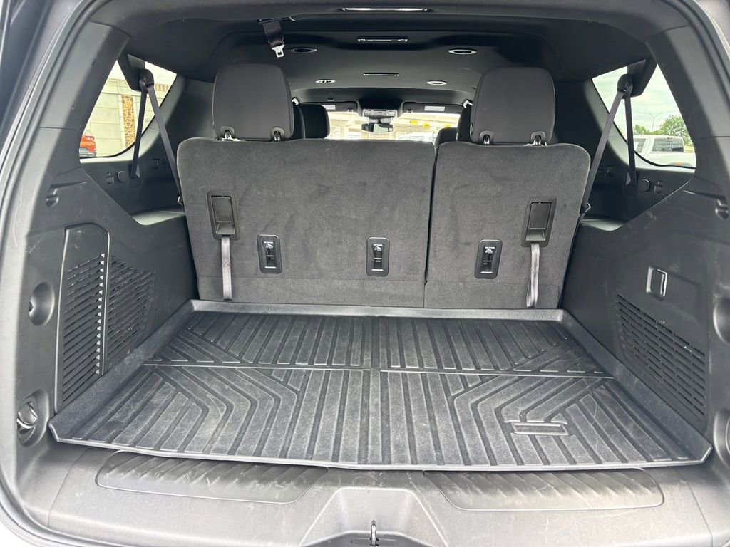 Certified 2024 Chevrolet Suburban LS w/ Driver Alert Package RWD image 27