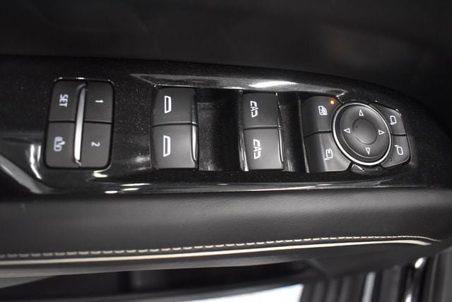 Used 2023 Cadillac Escalade ESV Sport Platinum AWD/4WD image 21