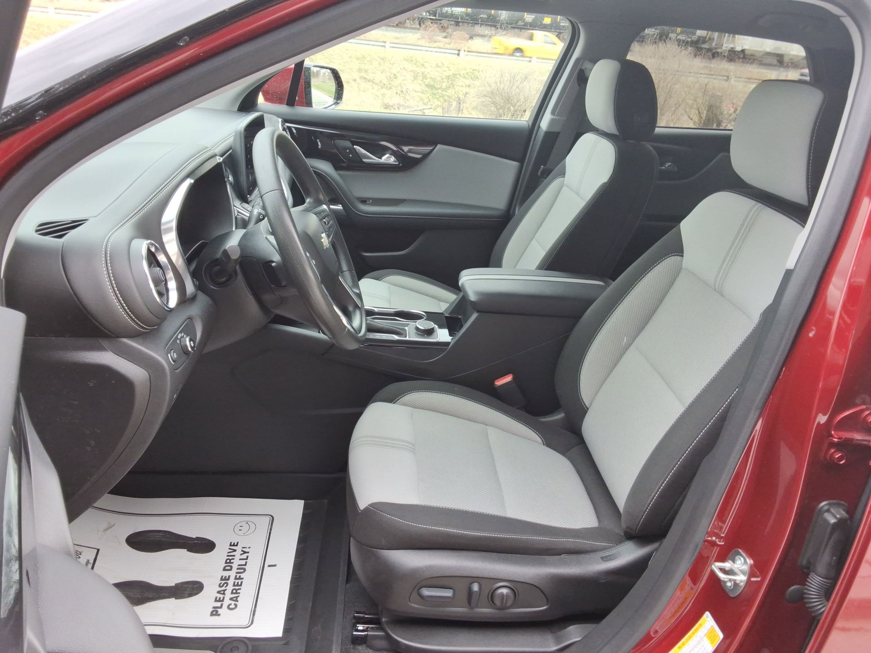 Used 2023 Chevrolet Blazer LT image 25