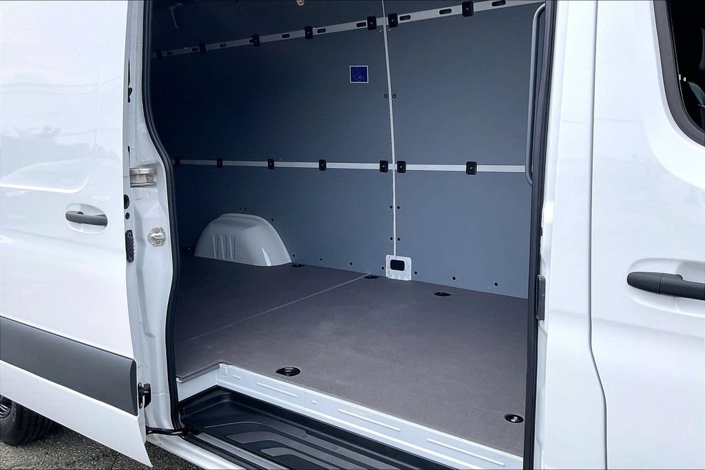 Used 2026 Mercedes-Benz Sprinter 2500 image 14