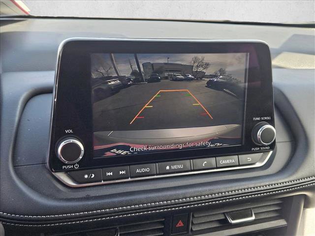 Used 2024 Nissan Rogue SV image 13