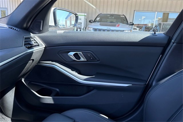Used 2024 BMW 330i Sedan image 21