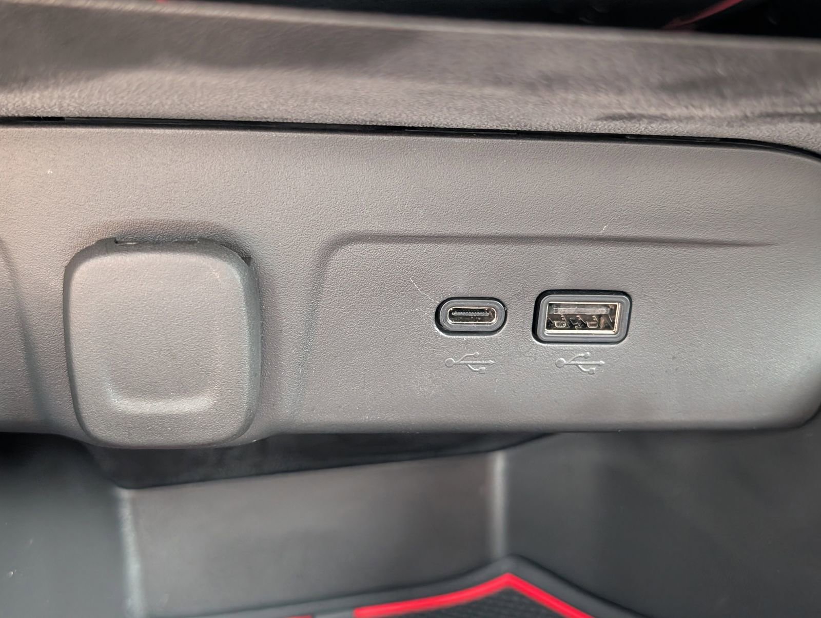 Used 2025 Chevrolet Trax RS w/ Driver Confidence Package FWD image 24