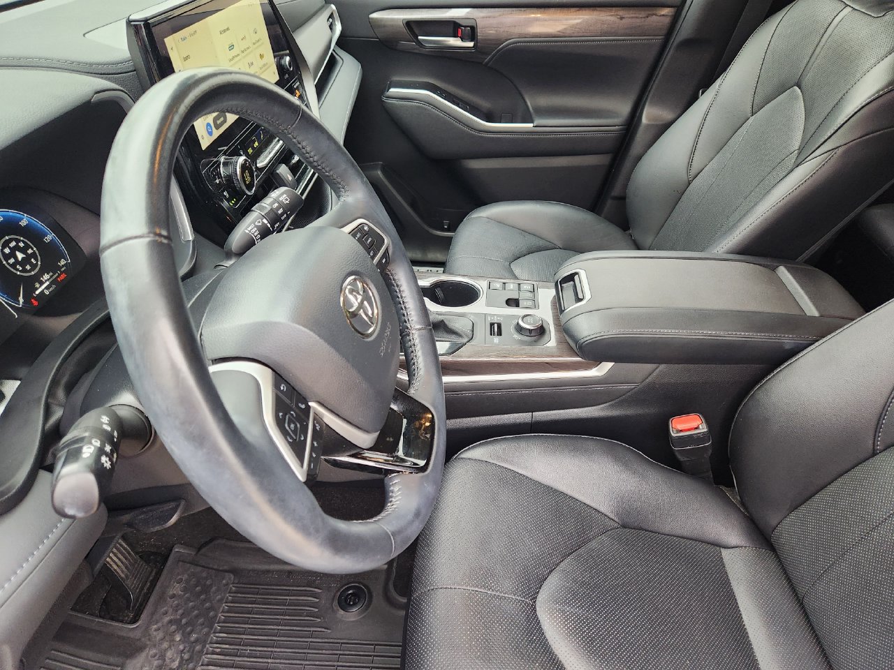 Used 2023 Toyota Highlander Limited AWD/4WD image 12