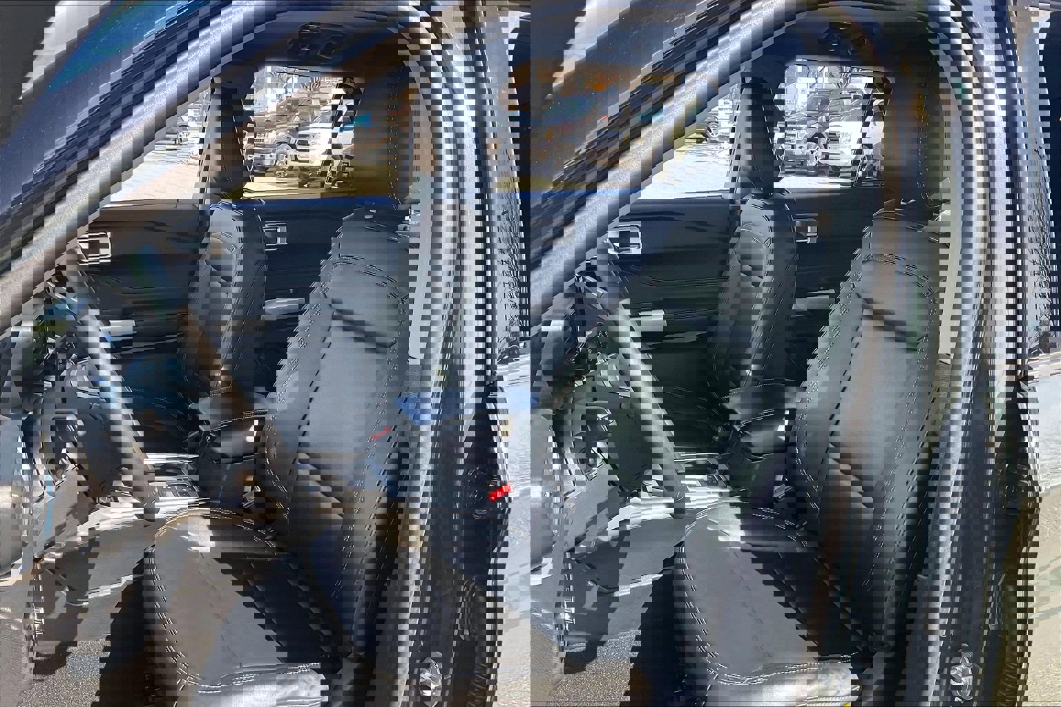 Used 2024 Ford Explorer XLT w/ Equipment Group 202A image 29