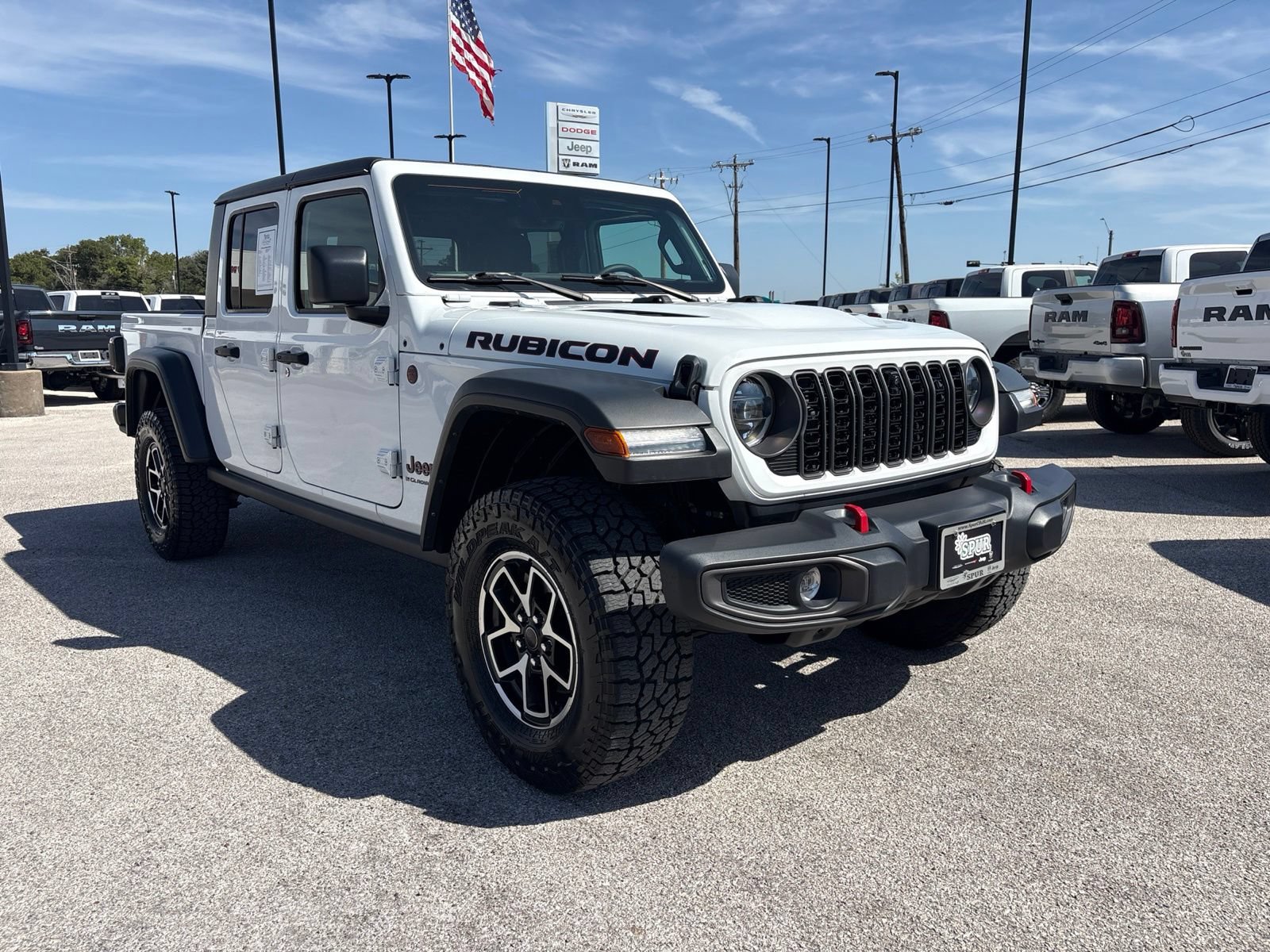 Used 2024 Jeep Gladiator Rubicon w/ Technology Group AWD/4WD image 8
