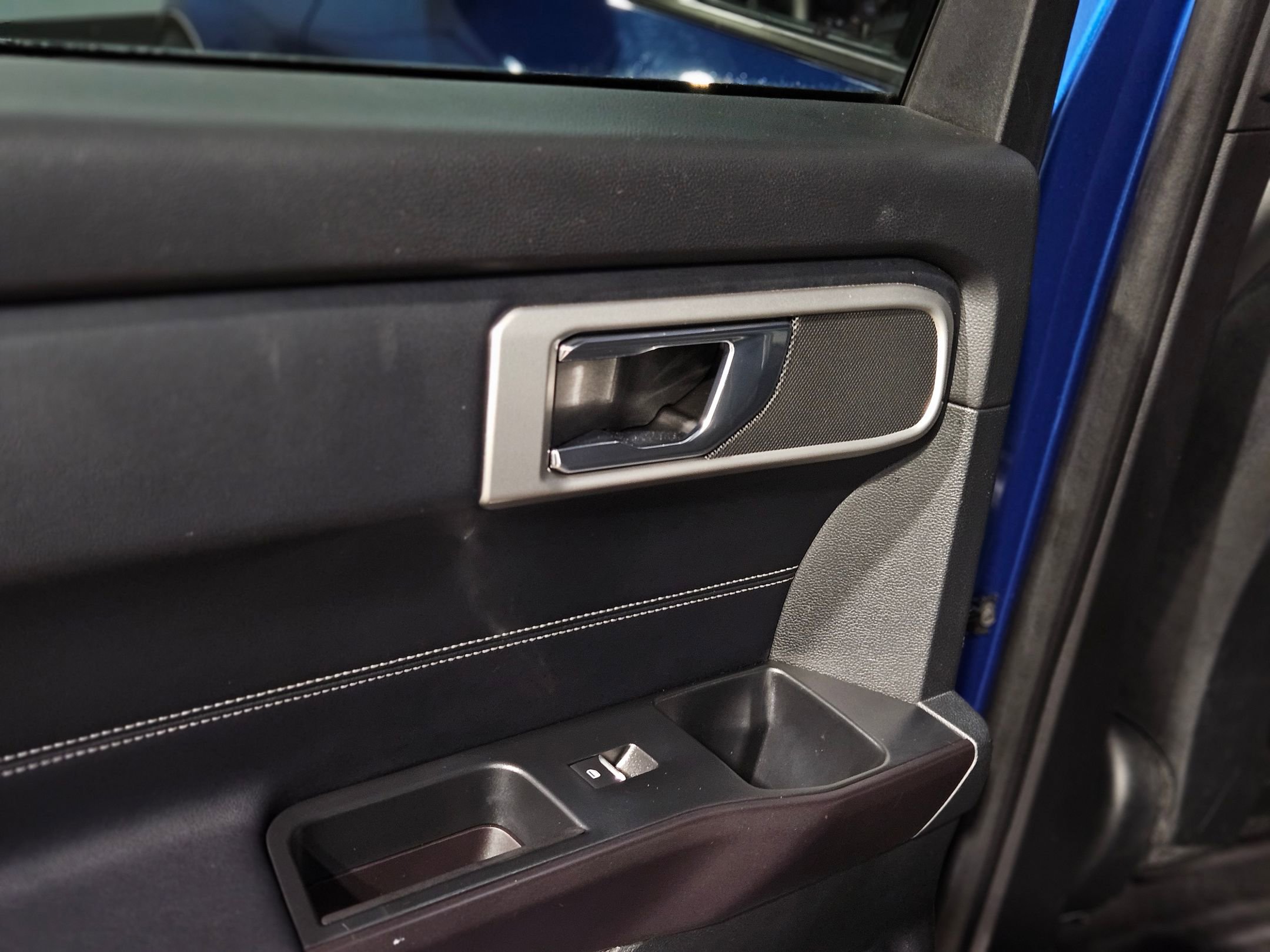 Used 2020 Ford Explorer XLT w/ Equipment Group 202A image 34