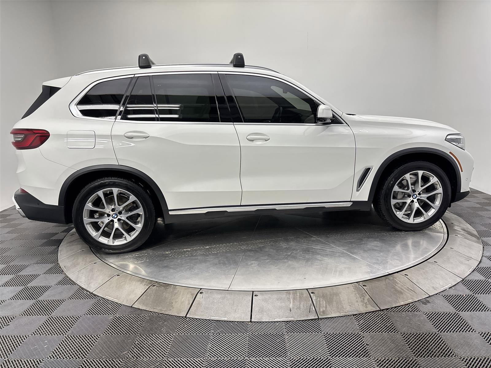 Used 2019 BMW X5 xDrive40i w/ Convenience Package image 17