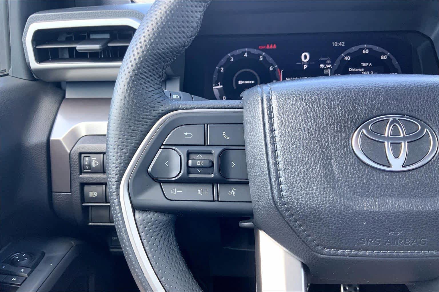 Used 2025 Toyota Tacoma TRD Sport AWD/4WD image 23