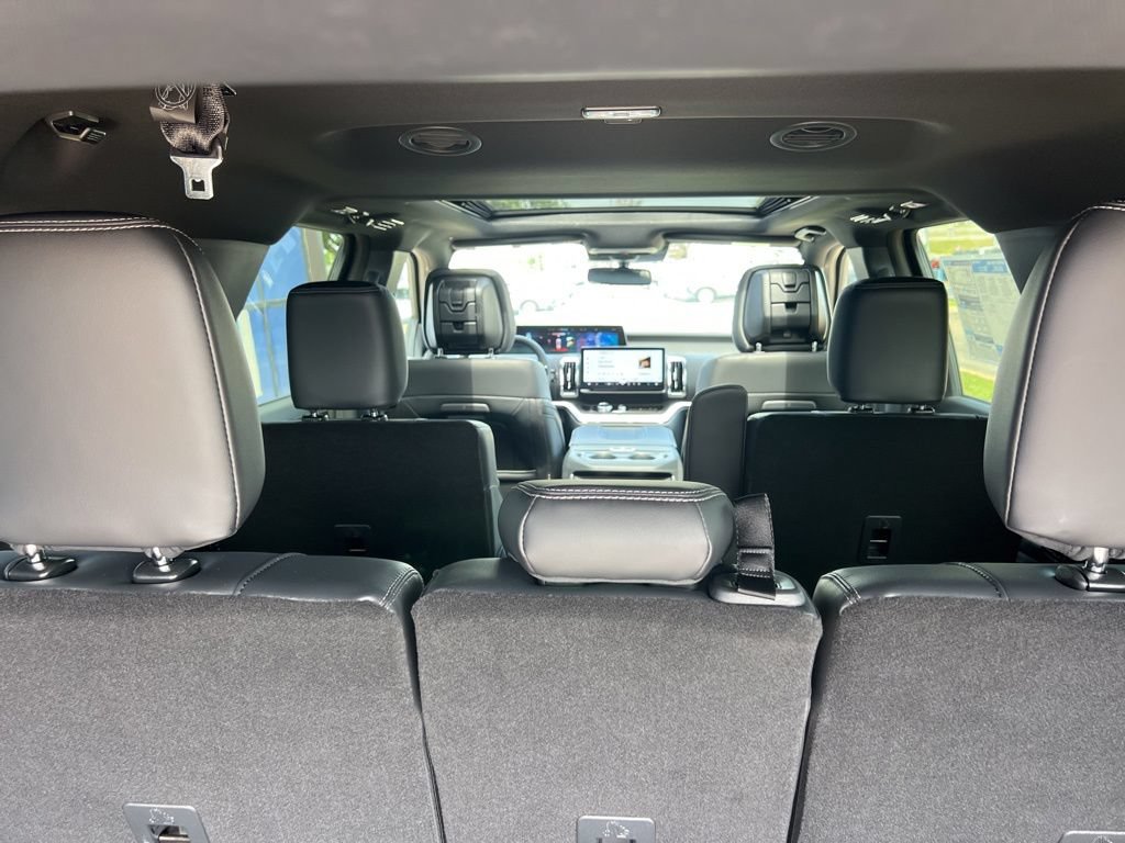 New 2026 Ford Expedition Max Platinum w/ Stealth Appearance Package AWD/4WD image 12