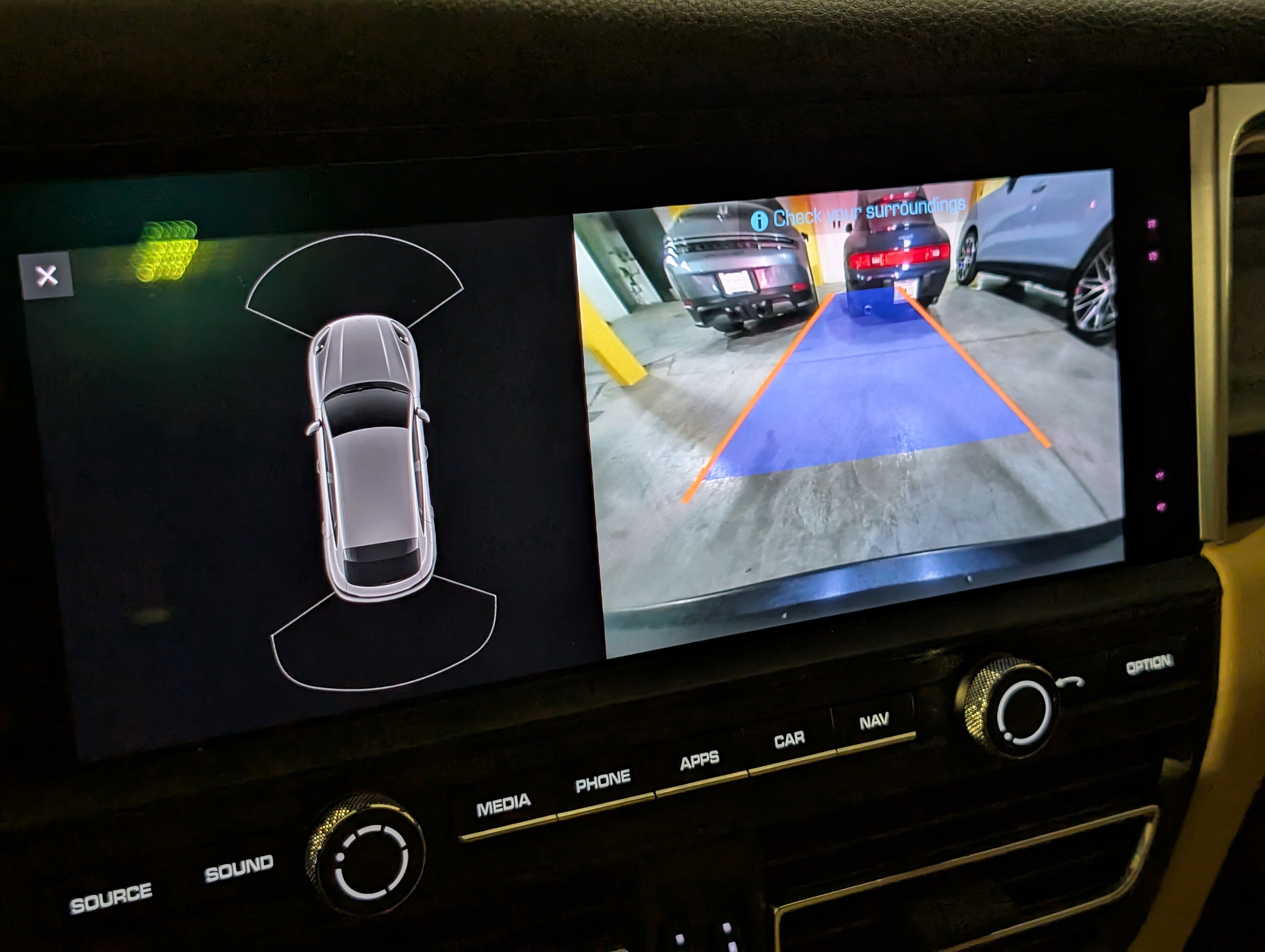 Used 2020 Porsche Macan image 35