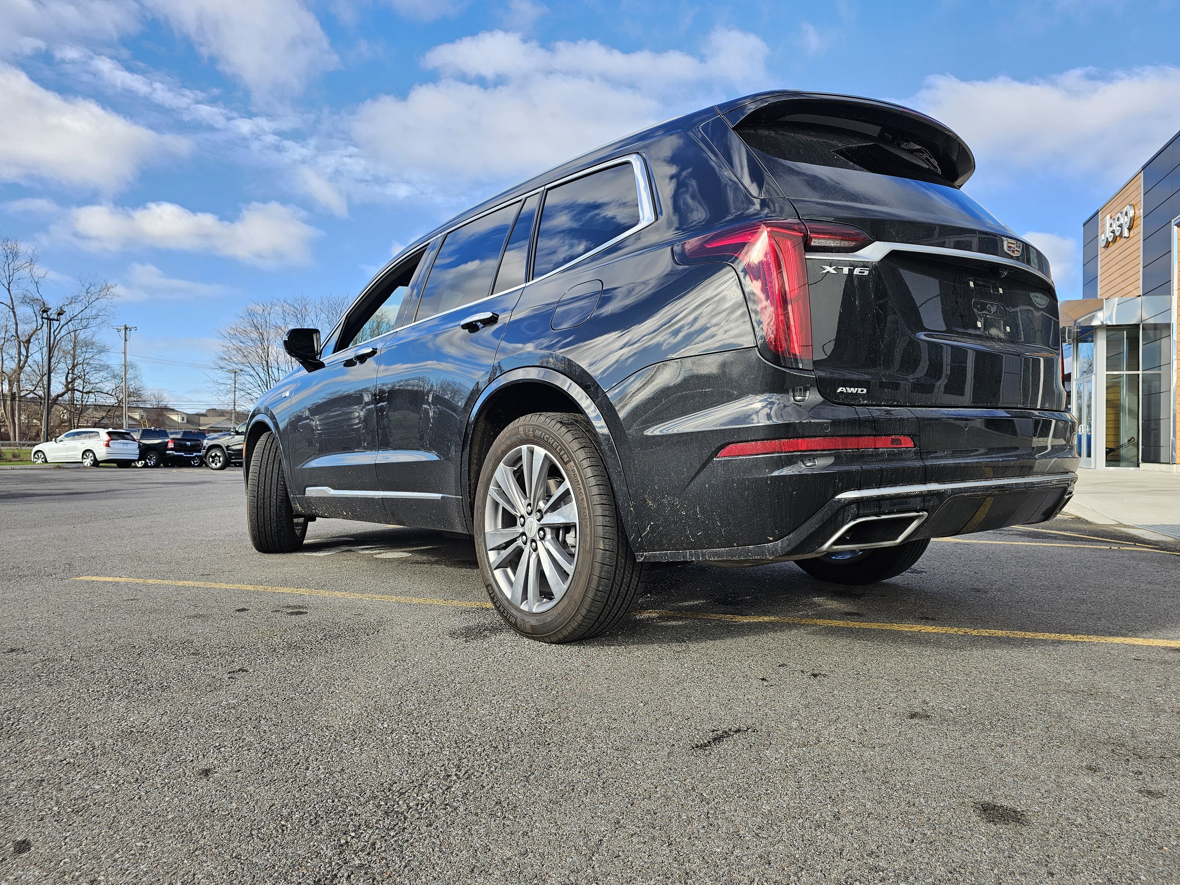 Used 2024 Cadillac XT6 Premium Luxury image 7