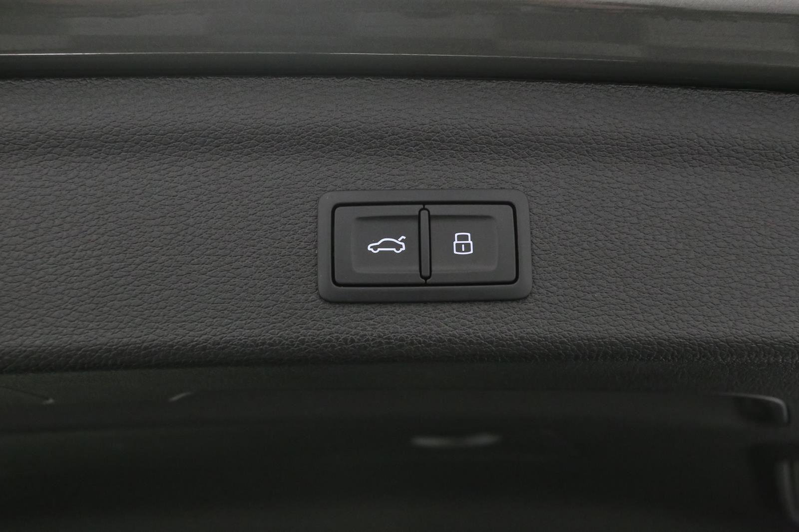 Used 2025 Audi Q3 2.0T Premium Plus w/ Premium Plus Package AWD/4WD image 16