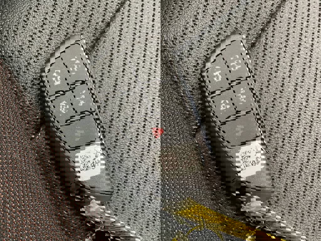 Used 2024 Chevrolet Equinox EV RS image 30