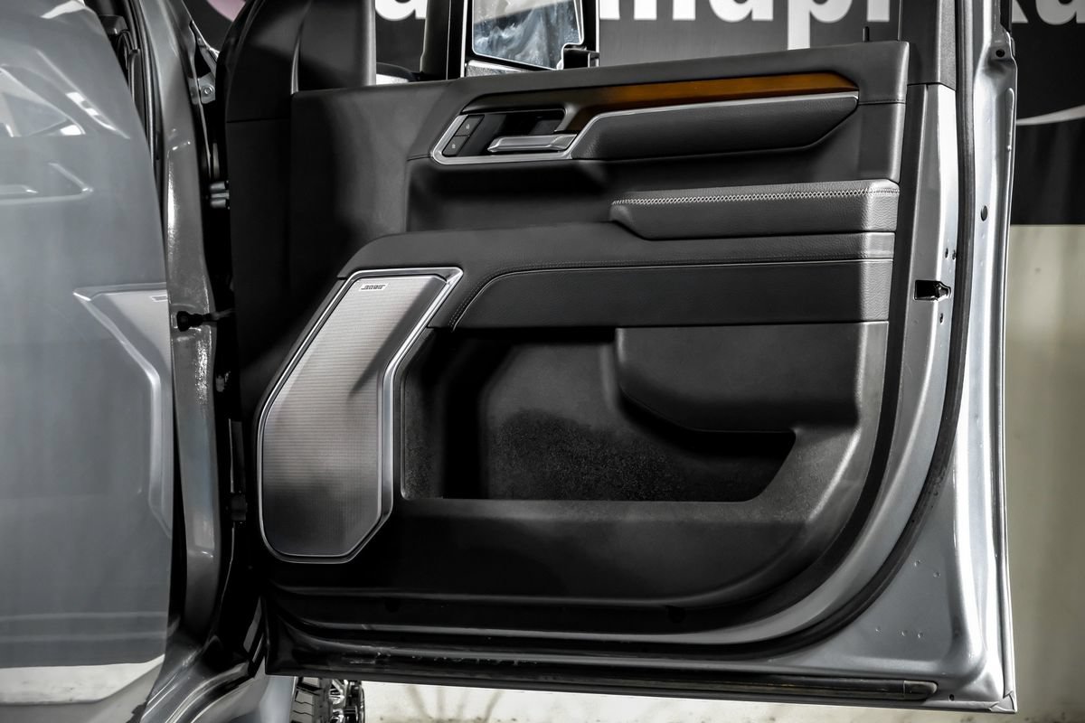 Used 2025 GMC Sierra 3500 Denali w/ Denali Reserve Package AWD/4WD image 38