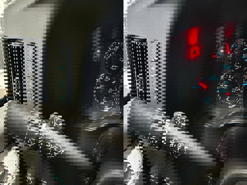 Used 2022 Chevrolet Express 3500 w/ Power Convenience Package image 22