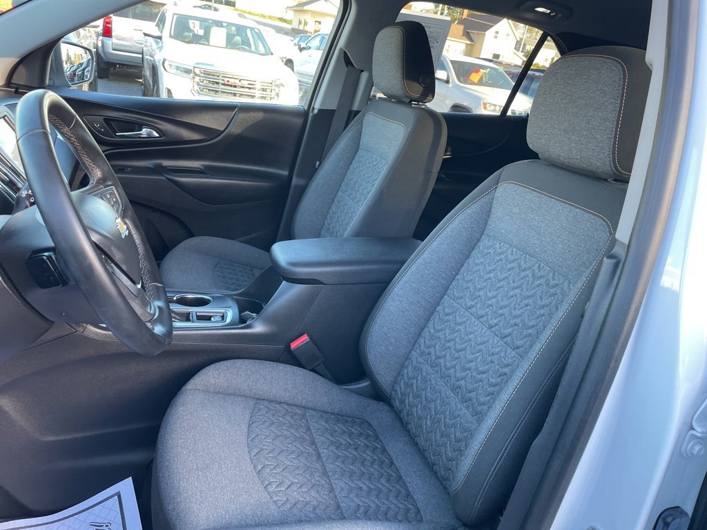 Used 2023 Chevrolet Equinox LT image 3