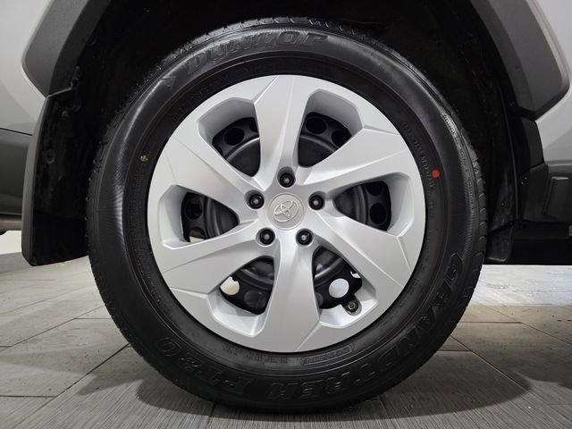 Used 2025 Toyota RAV4 LE AWD/4WD image 24