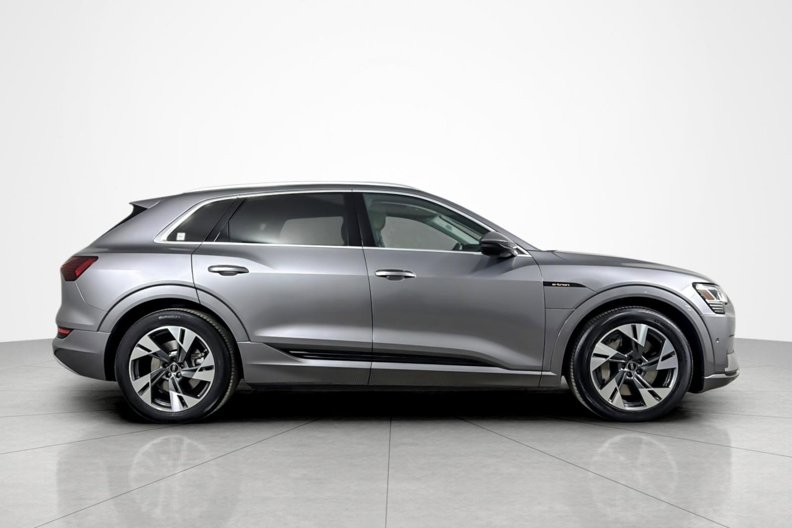Used 2023 Audi e-tron Premium Plus AWD/4WD image 6