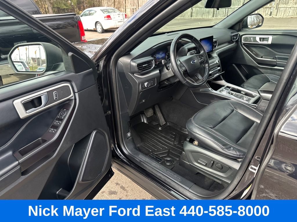 Used 2020 Ford Explorer XLT w/ Equipment Group 202A image 30
