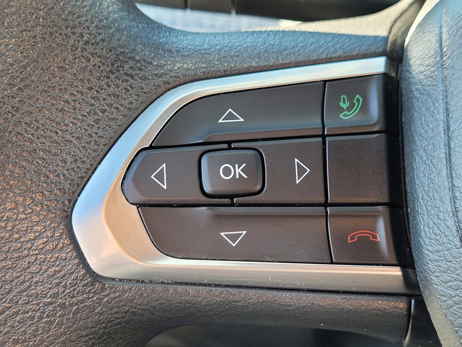 Used 2023 Jeep Compass Sport image 23