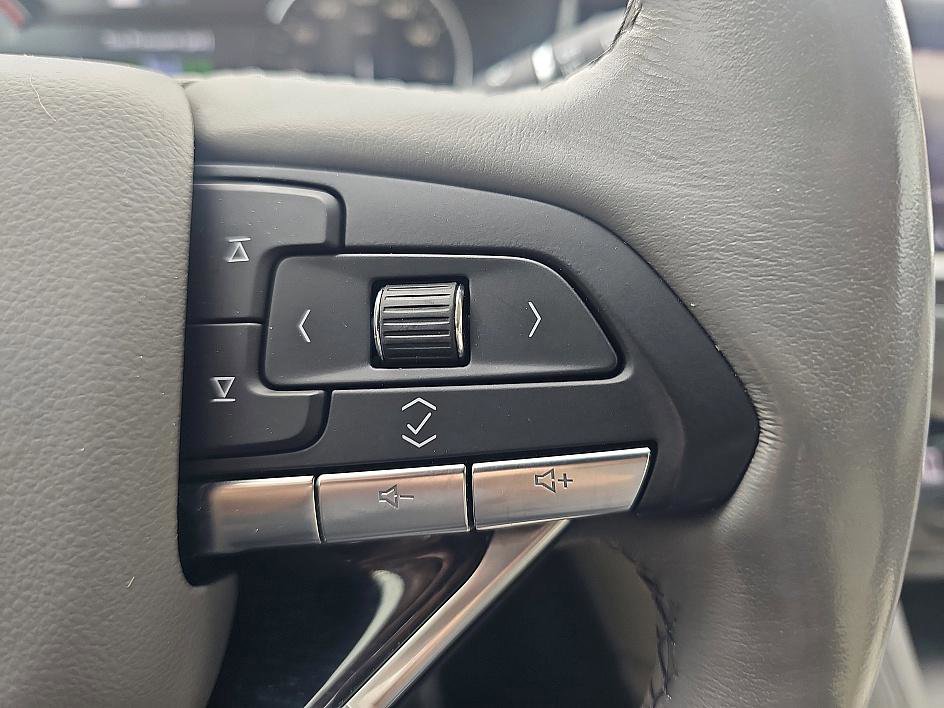 Used 2020 Cadillac XT6 Premium Luxury image 23