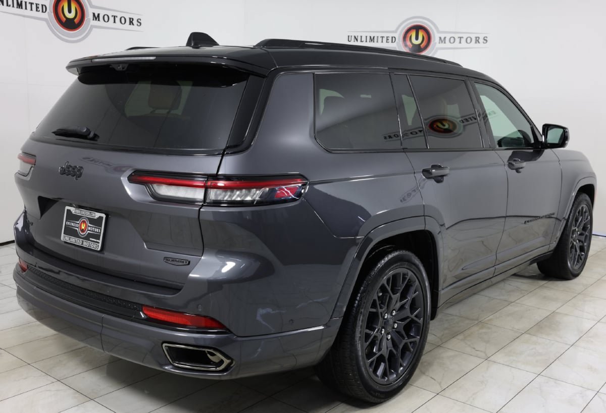 Used 2025 Jeep Grand Cherokee L Summit AWD/4WD image 3