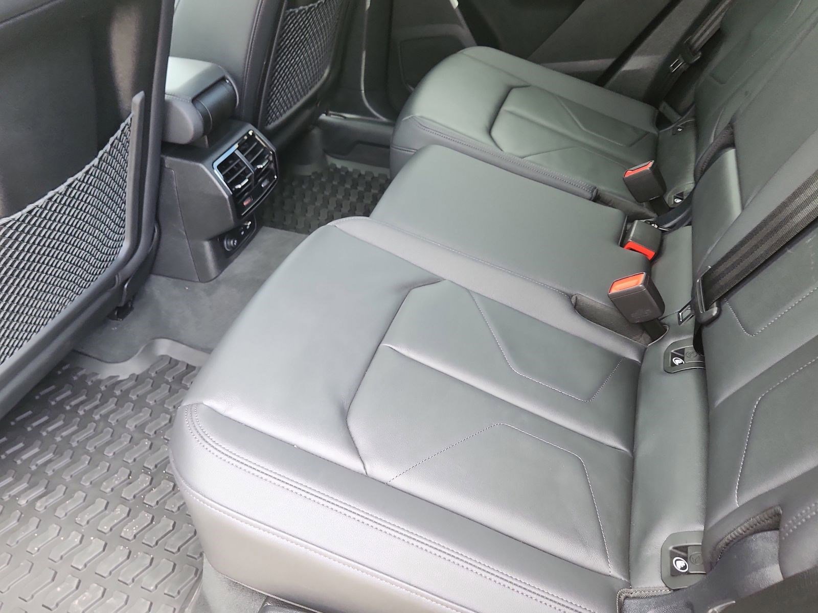 Certified 2025 Audi Q3 2.0T Premium w/ Convenience Package image 12