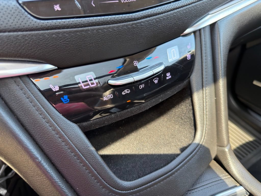 Used 2018 Cadillac XT5 Premium Luxury FWD image 15