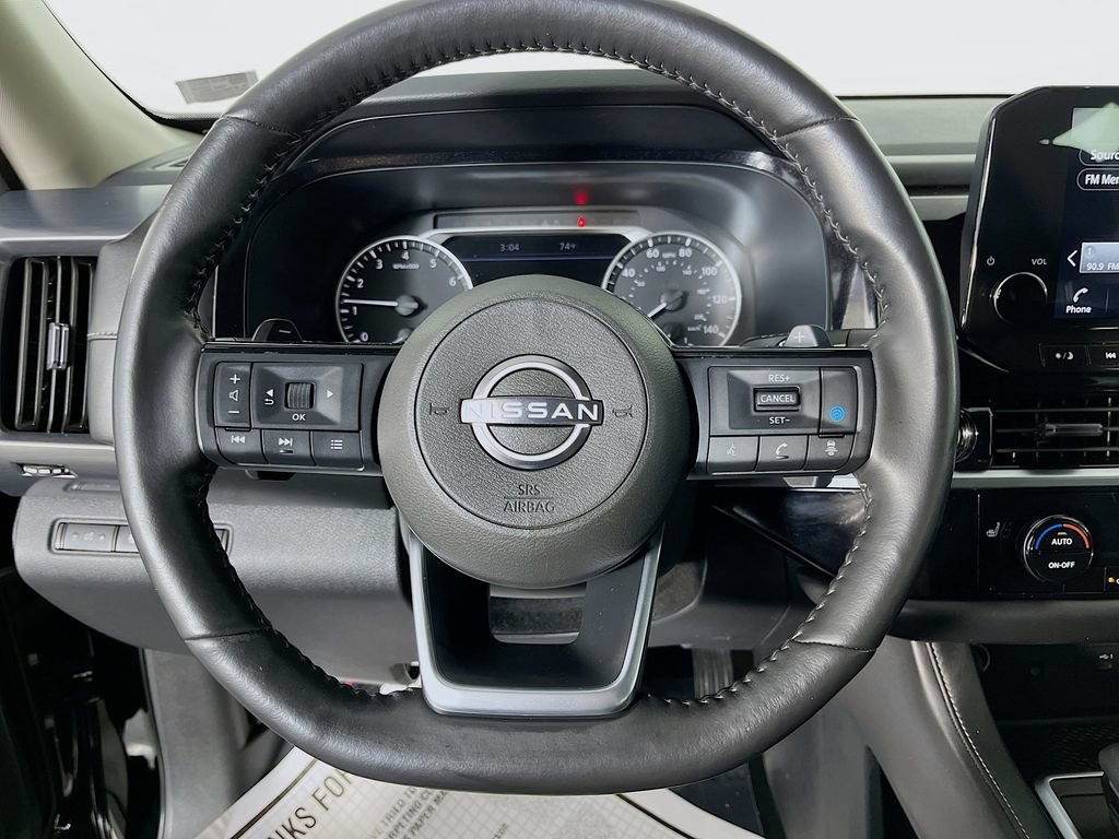 Used 2023 Nissan Pathfinder SL w/ Lighting Package (N92) FWD image 14