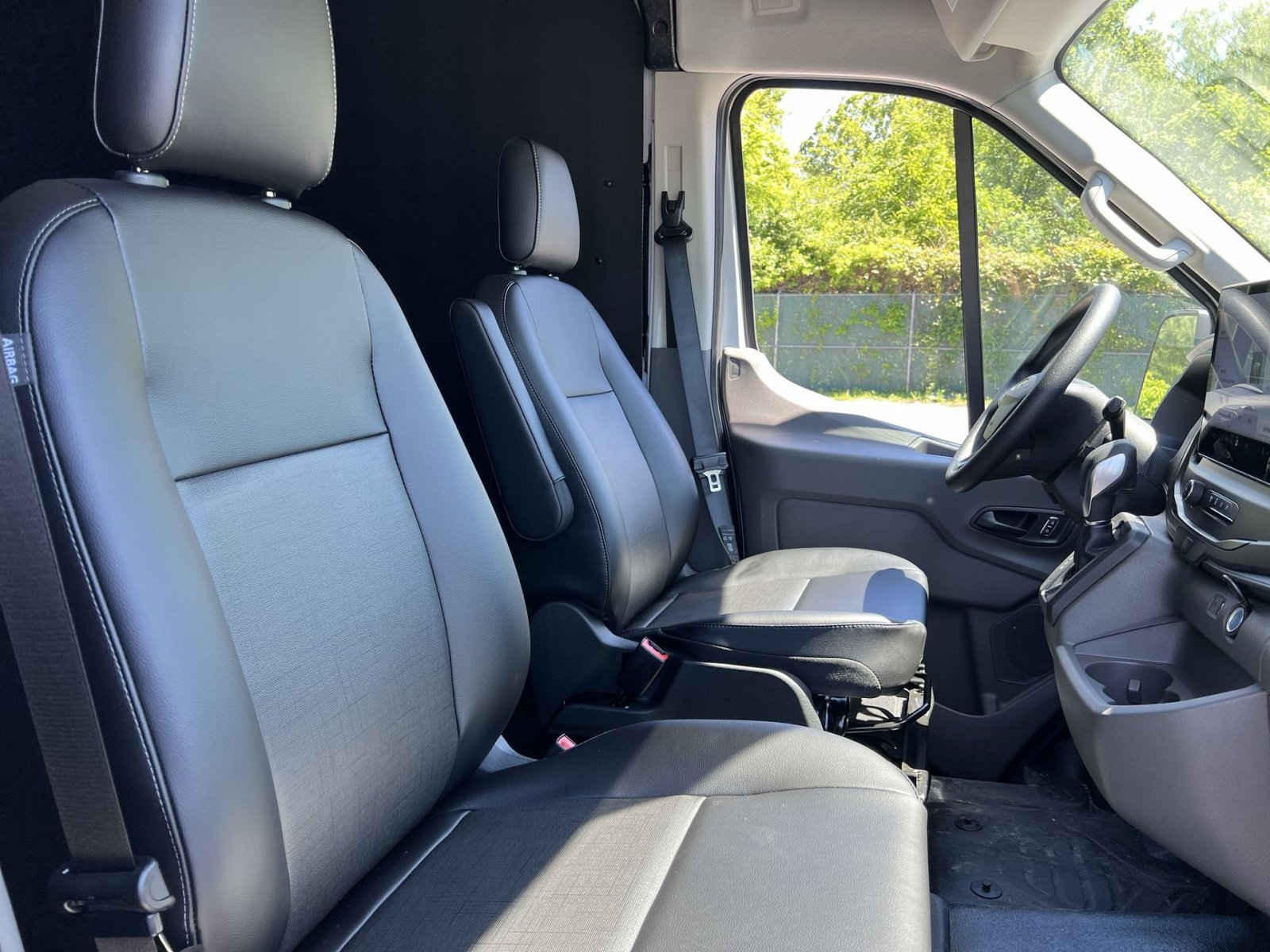 New 2026 Ford Transit 250 148 Medium Roof w/ Load Area Protection Package RWD image 24