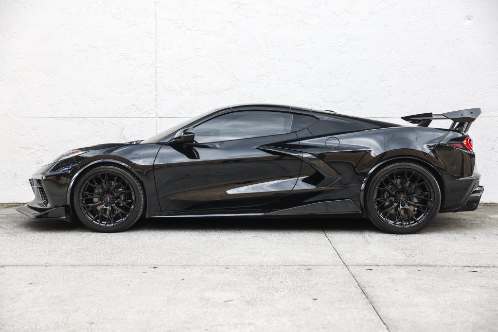 Used 2025 Chevrolet Corvette Stingray Preferred Cpe RWD image 14