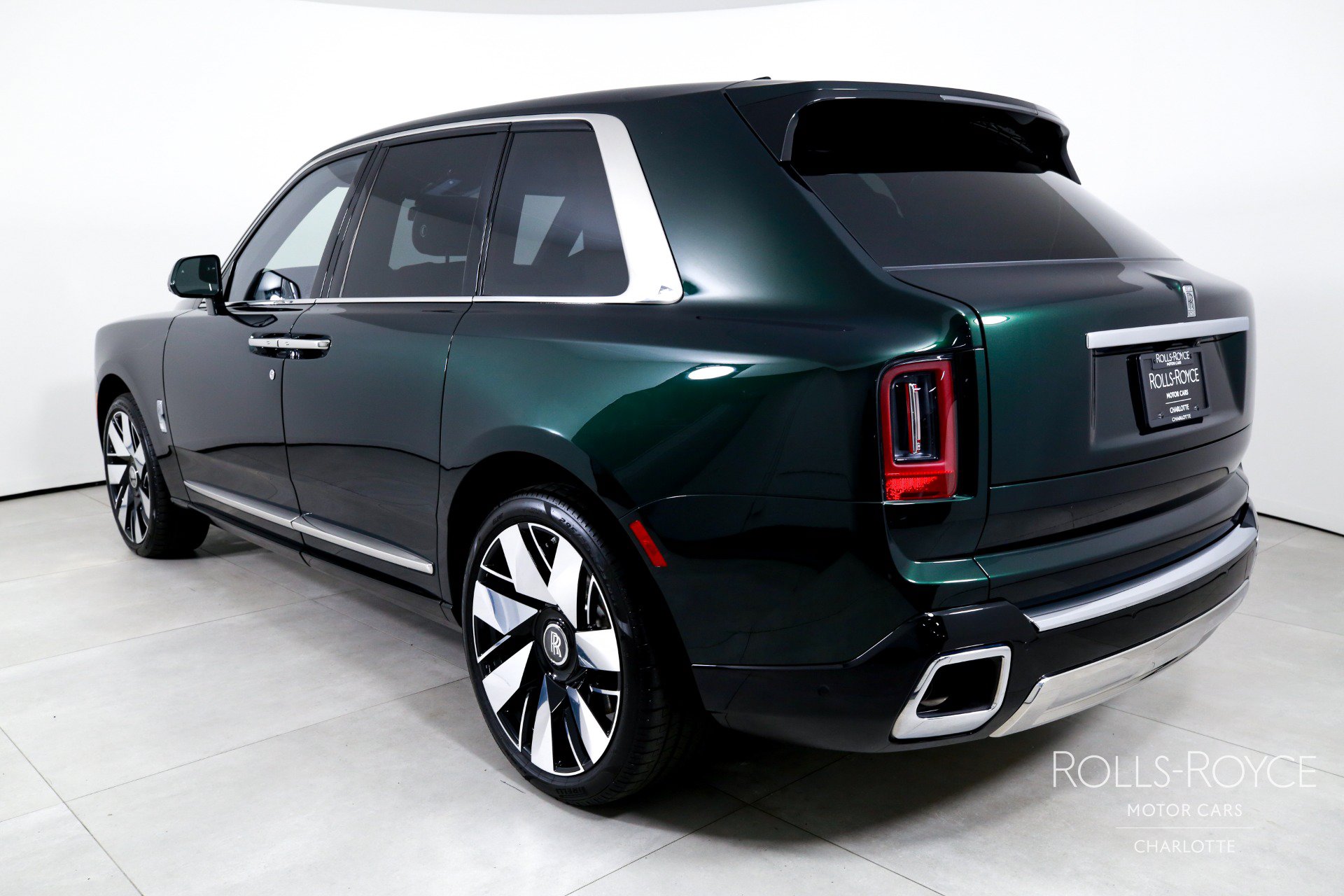 Used 2026 Rolls-Royce Cullinan AWD/4WD image 8
