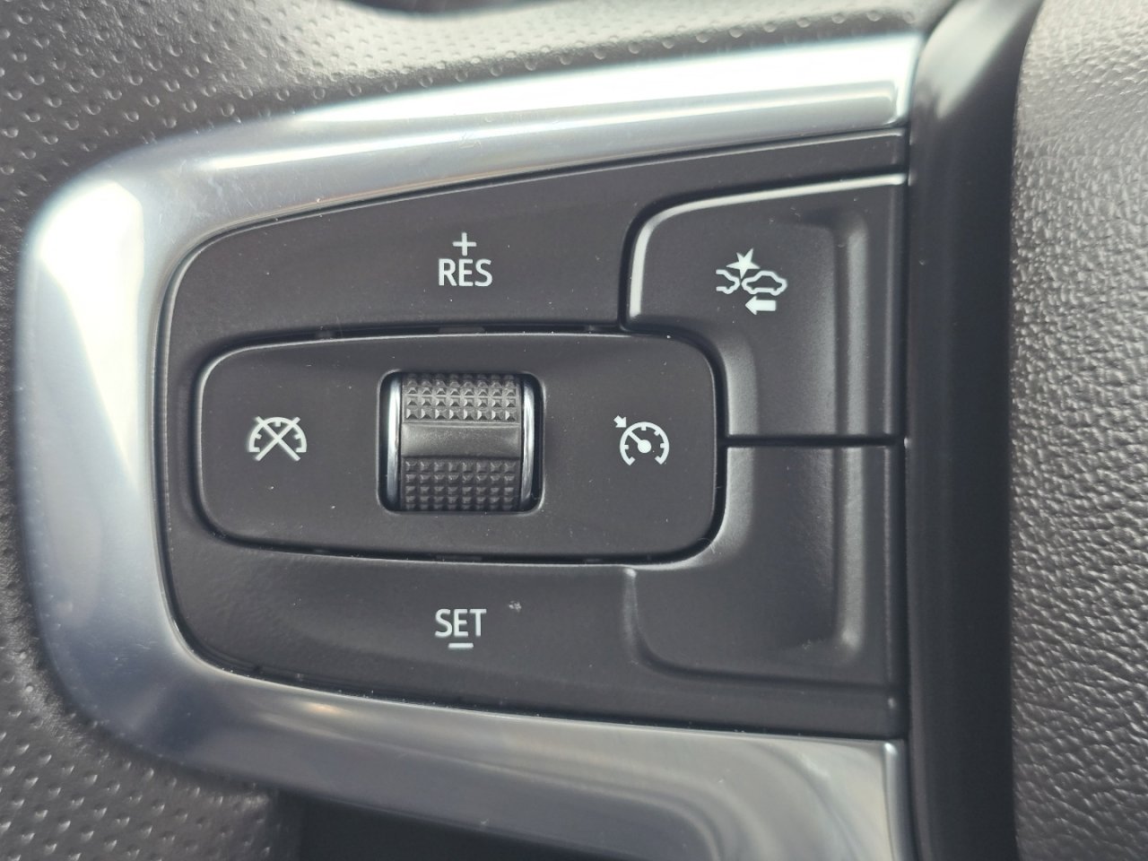 Used 2023 Chevrolet Blazer LT w/ Driver Confidence Package image 28