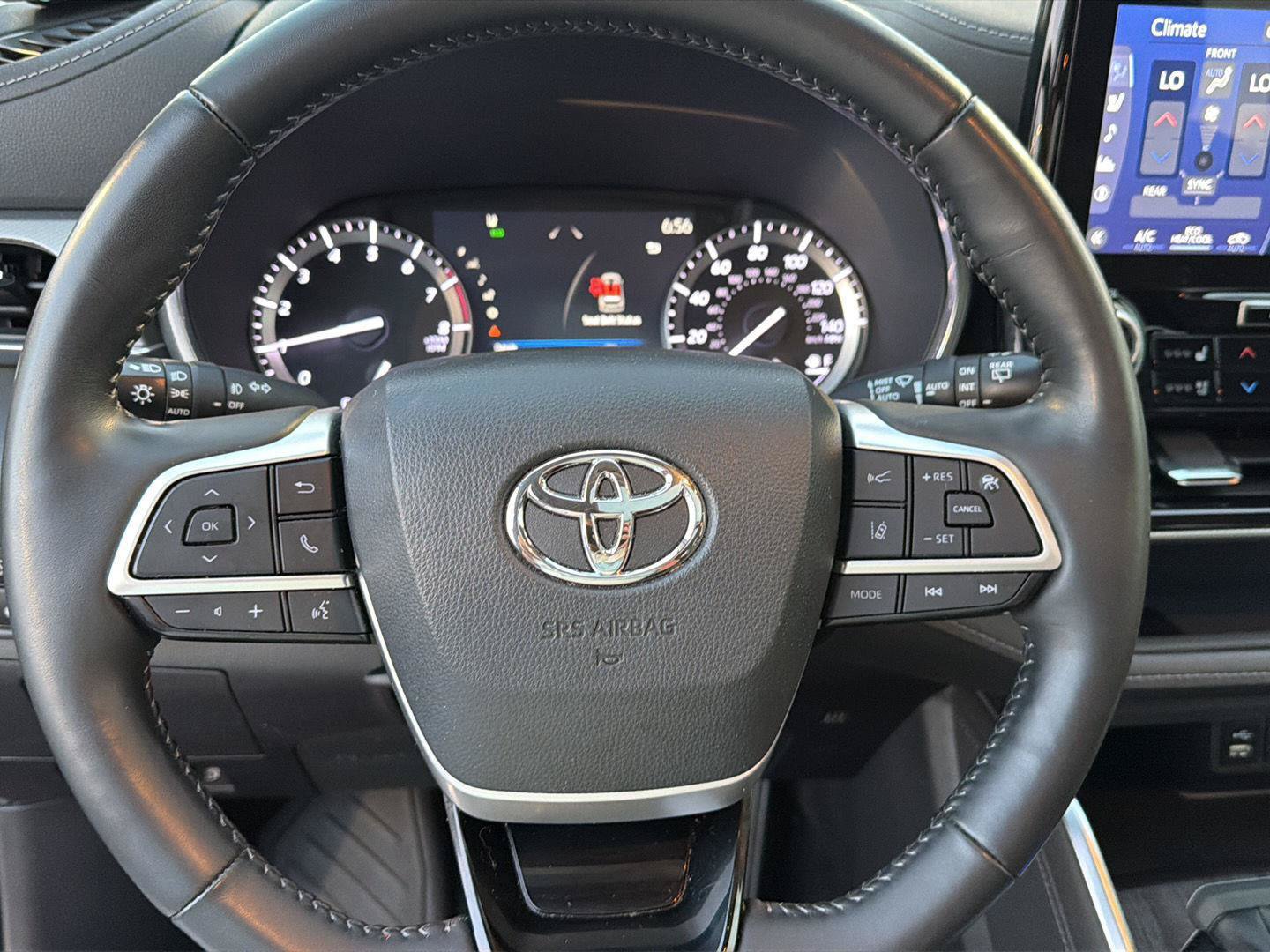 Used 2022 Toyota Highlander Platinum FWD image 22