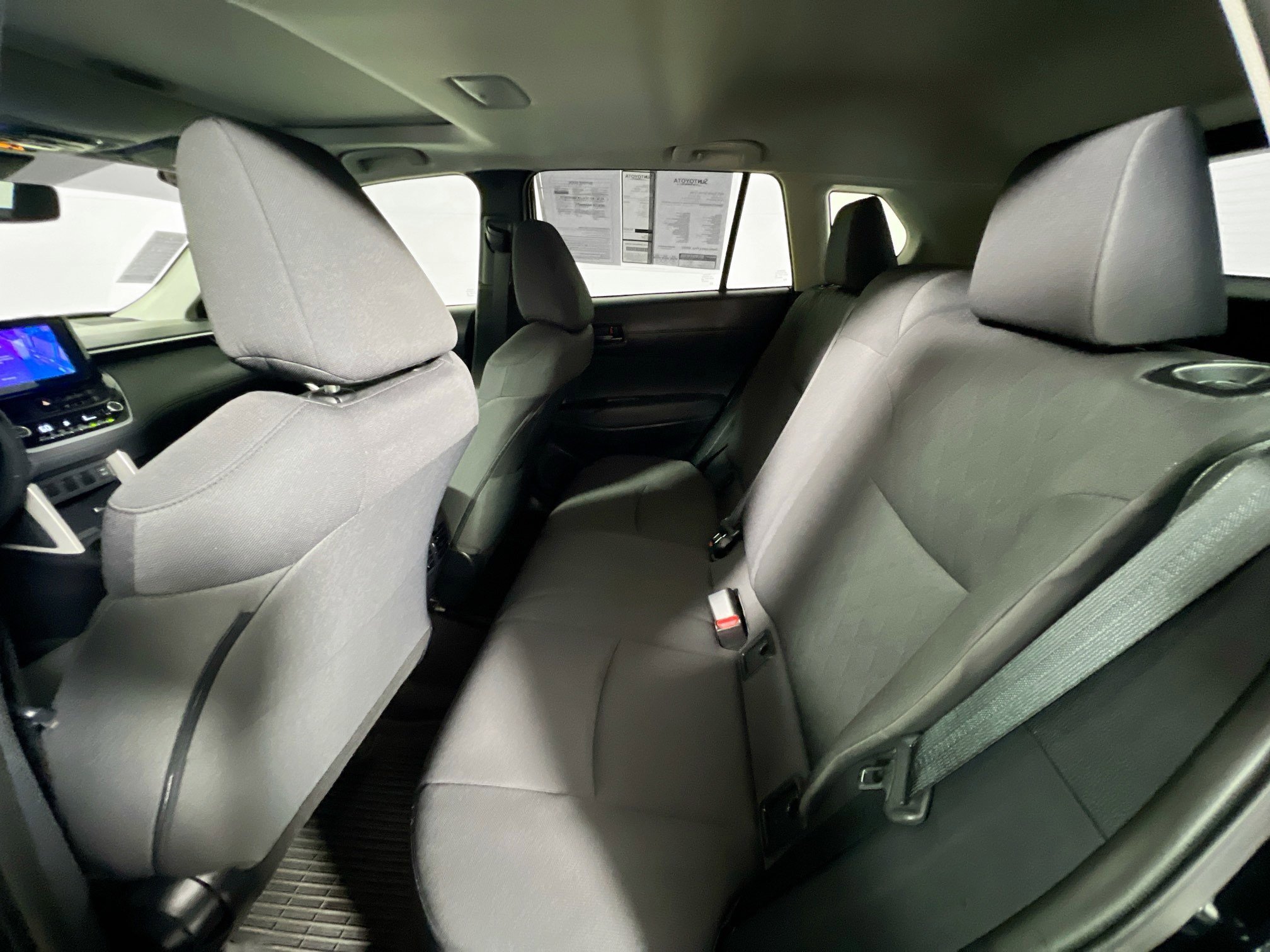 Used 2025 Toyota Corolla Cross LE image 29