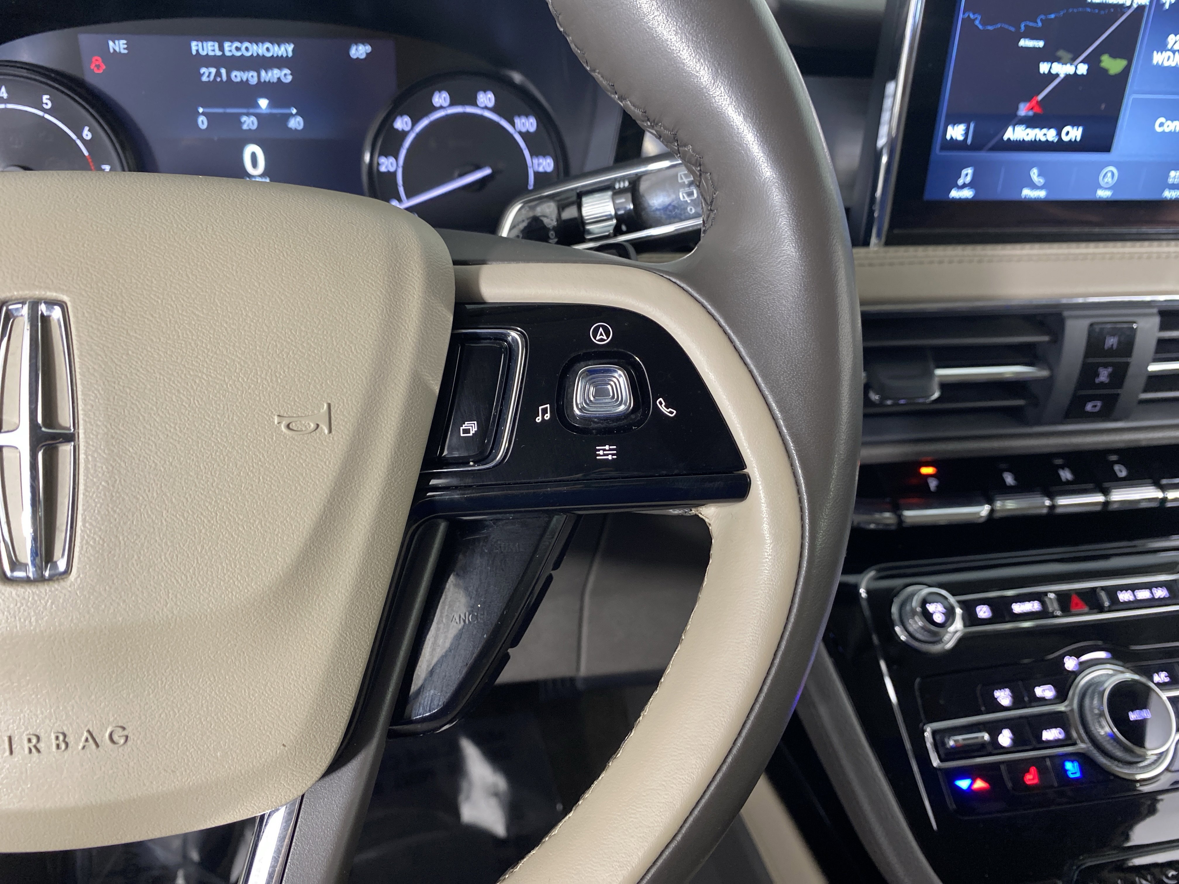 Used 2021 Lincoln Corsair AWD w/ Equipment Group 101A image 23