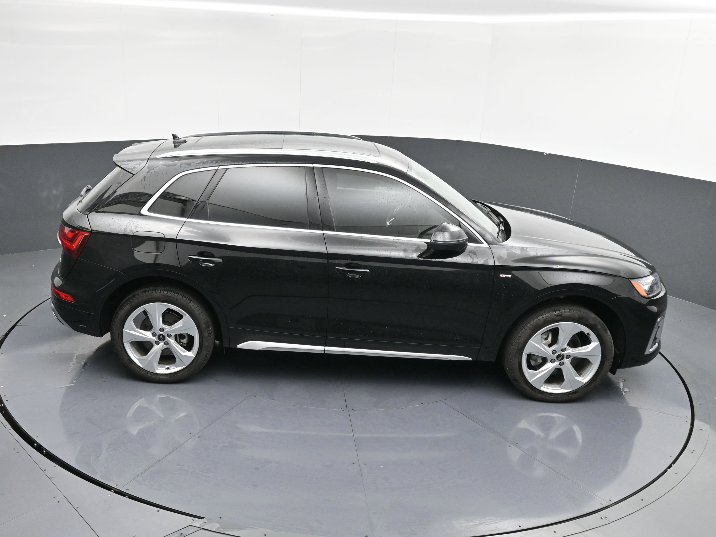 Used 2024 Audi Q5 2.0T Premium Plus w/ Premium Plus Package image 40