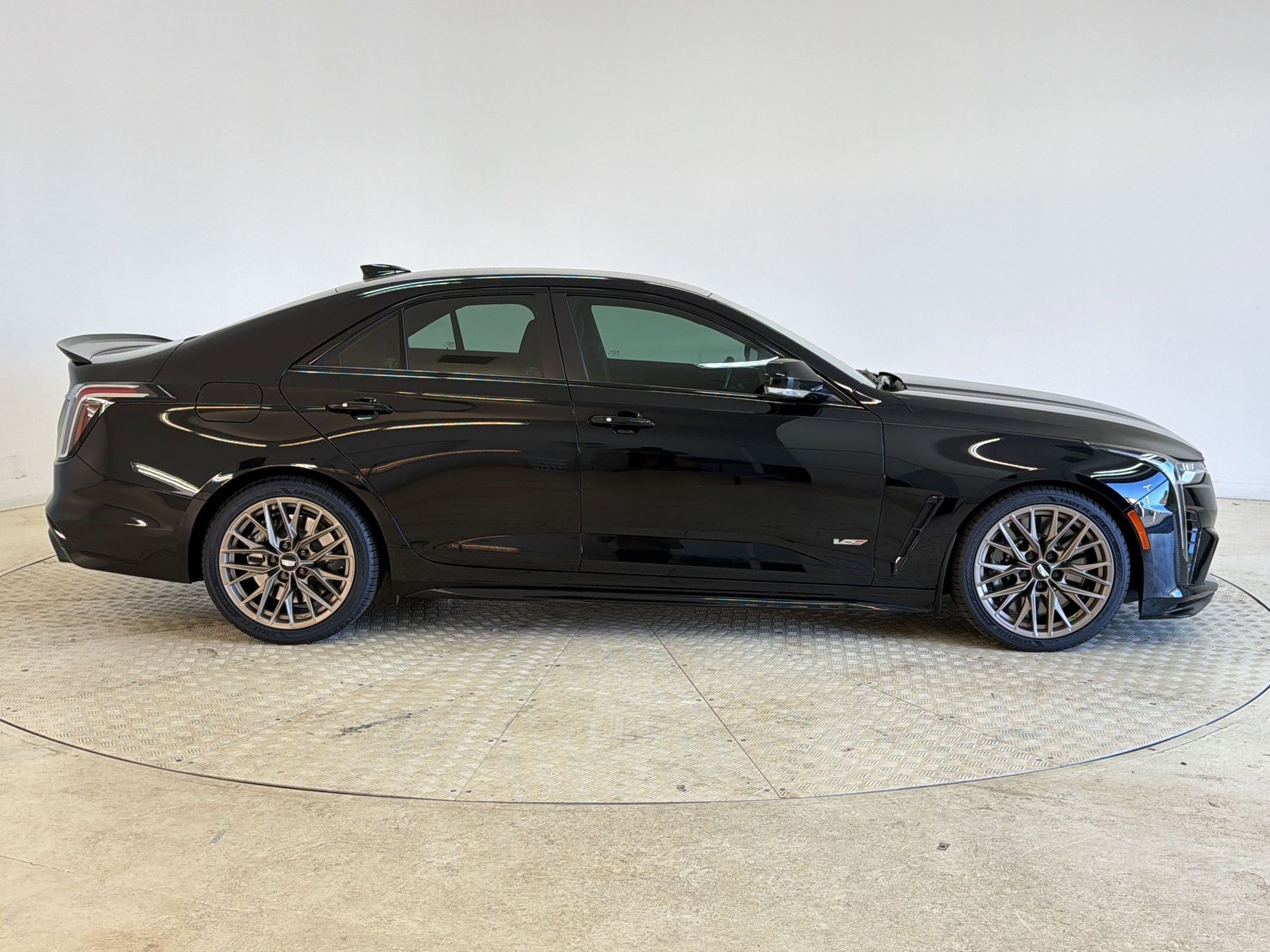 Used 2023 Cadillac CT4 V Blackwing w/ LPO, Bronce Accent Package RWD image 8