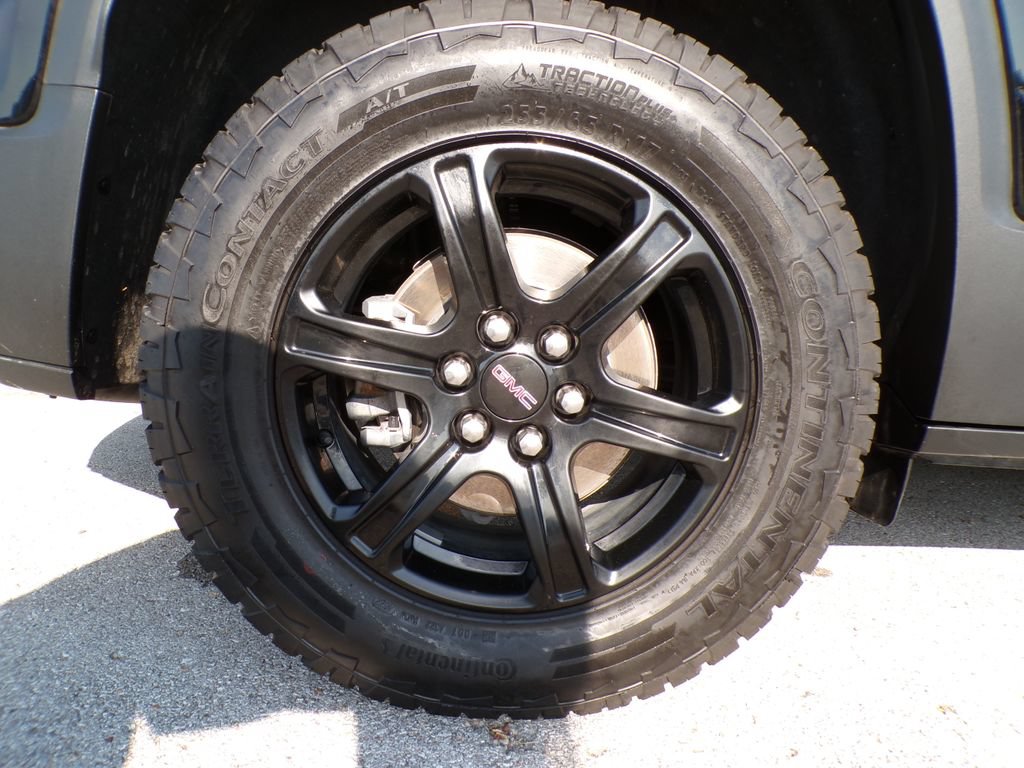 Used 2023 GMC Acadia AT4 w/ Technology Package AWD/4WD image 25