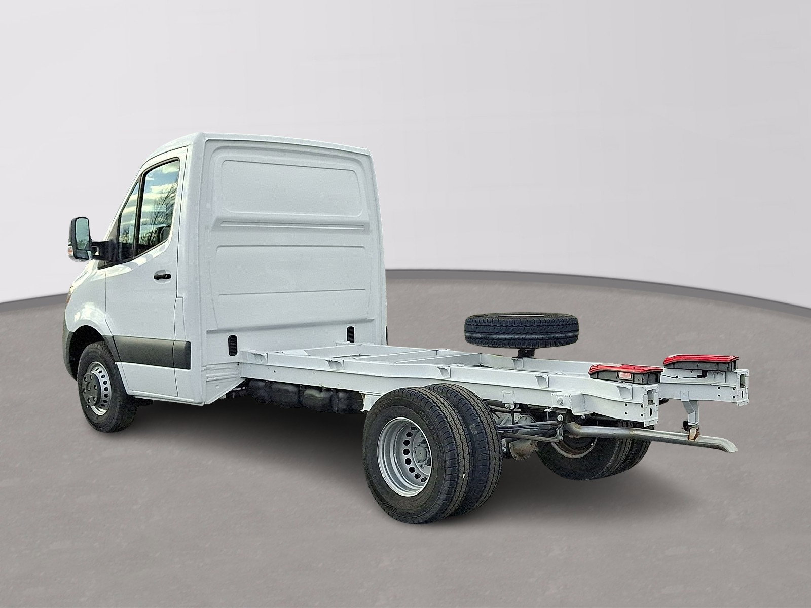 Used 2024 Mercedes-Benz Sprinter 4500 image 7