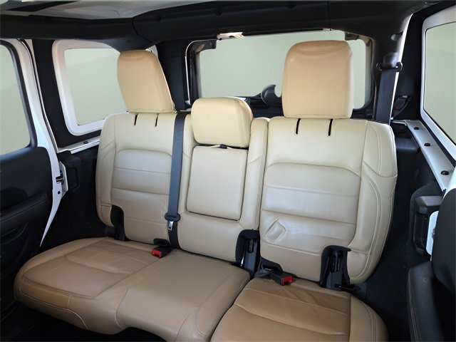 Used 2019 Jeep Wrangler Unlimited Sahara image 13