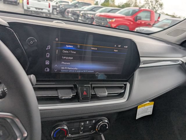 New 2026 Chevrolet TrailBlazer LT w/ LT Cold Weather Package FWD image 18