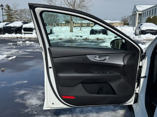 Used 2023 Kia Forte LXS w/ LXS Technology Package image 25