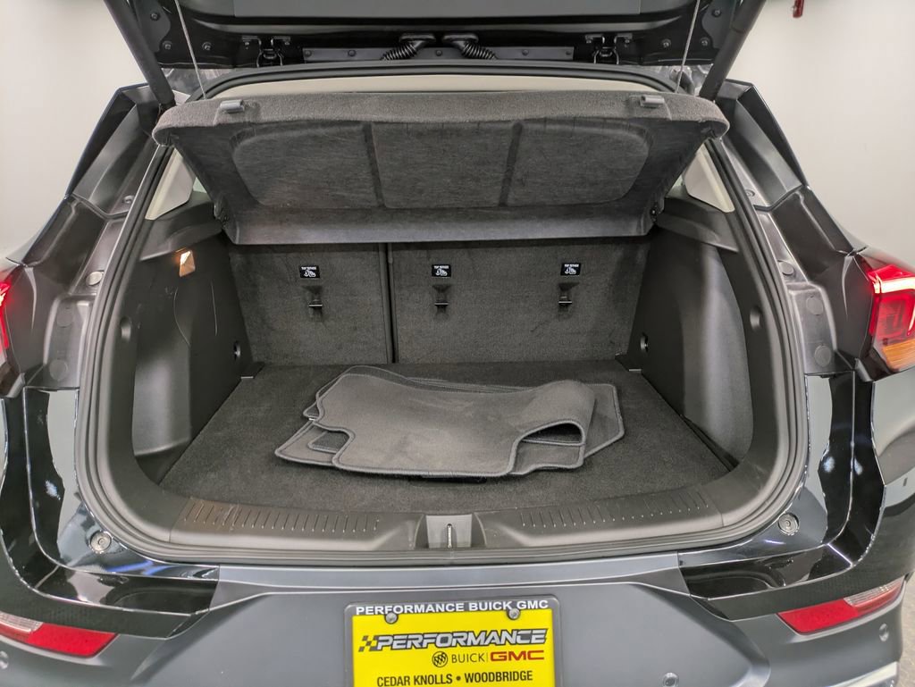 Used 2022 Buick Encore GX Essence w/ Advanced Technology Package FWD image 25