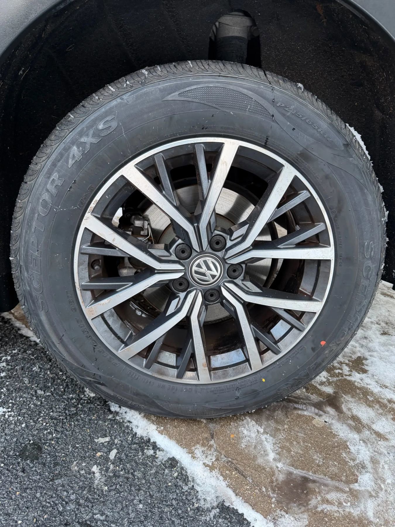 Used 2020 Volkswagen Tiguan S image 36