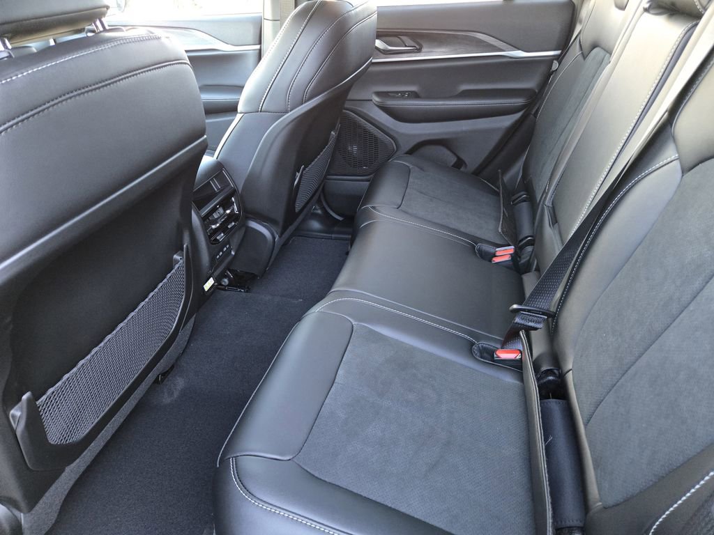 New 2026 Jeep Grand Cherokee Altitude AWD/4WD image 15