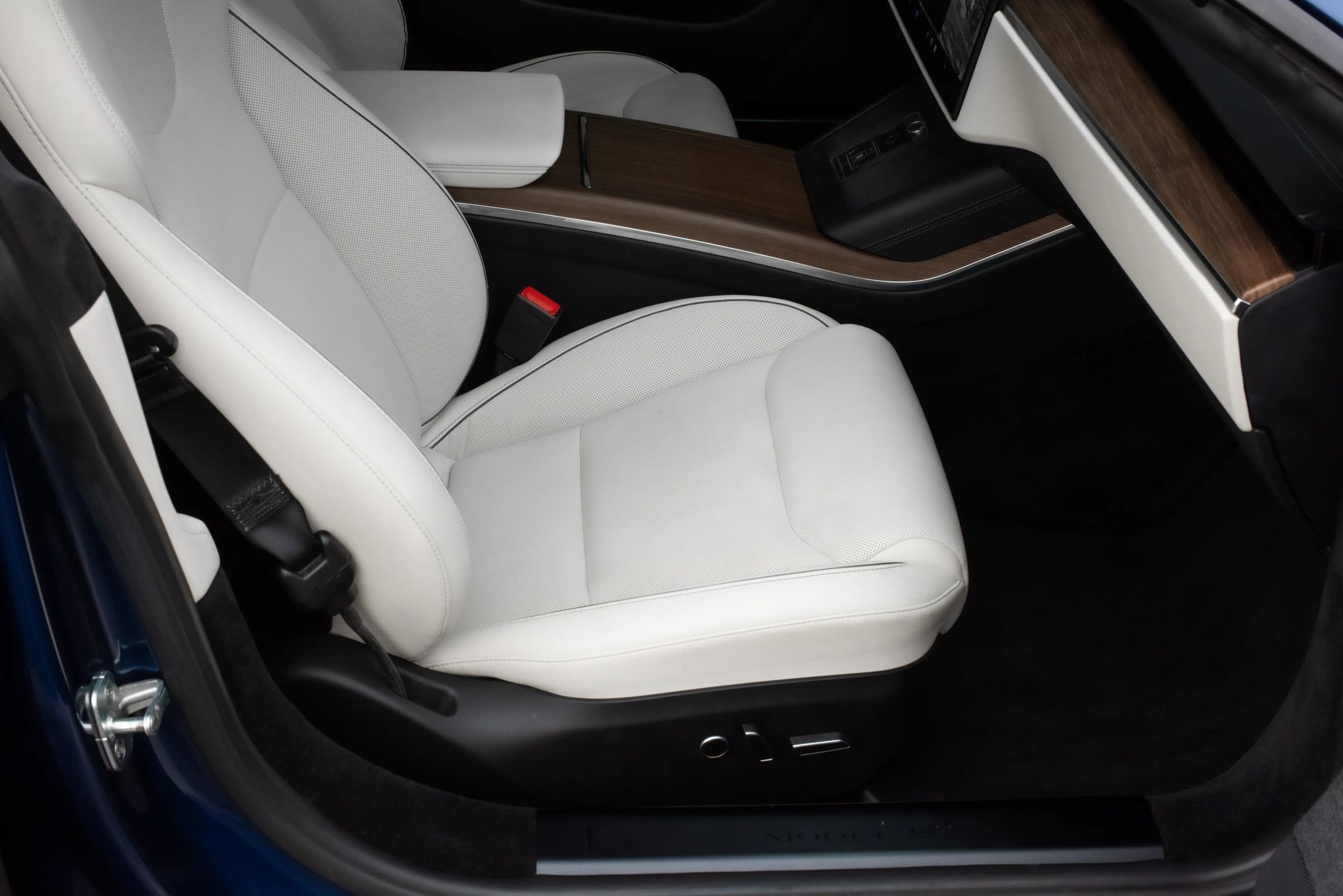 Used 2021 Tesla Model S Plaid image 30