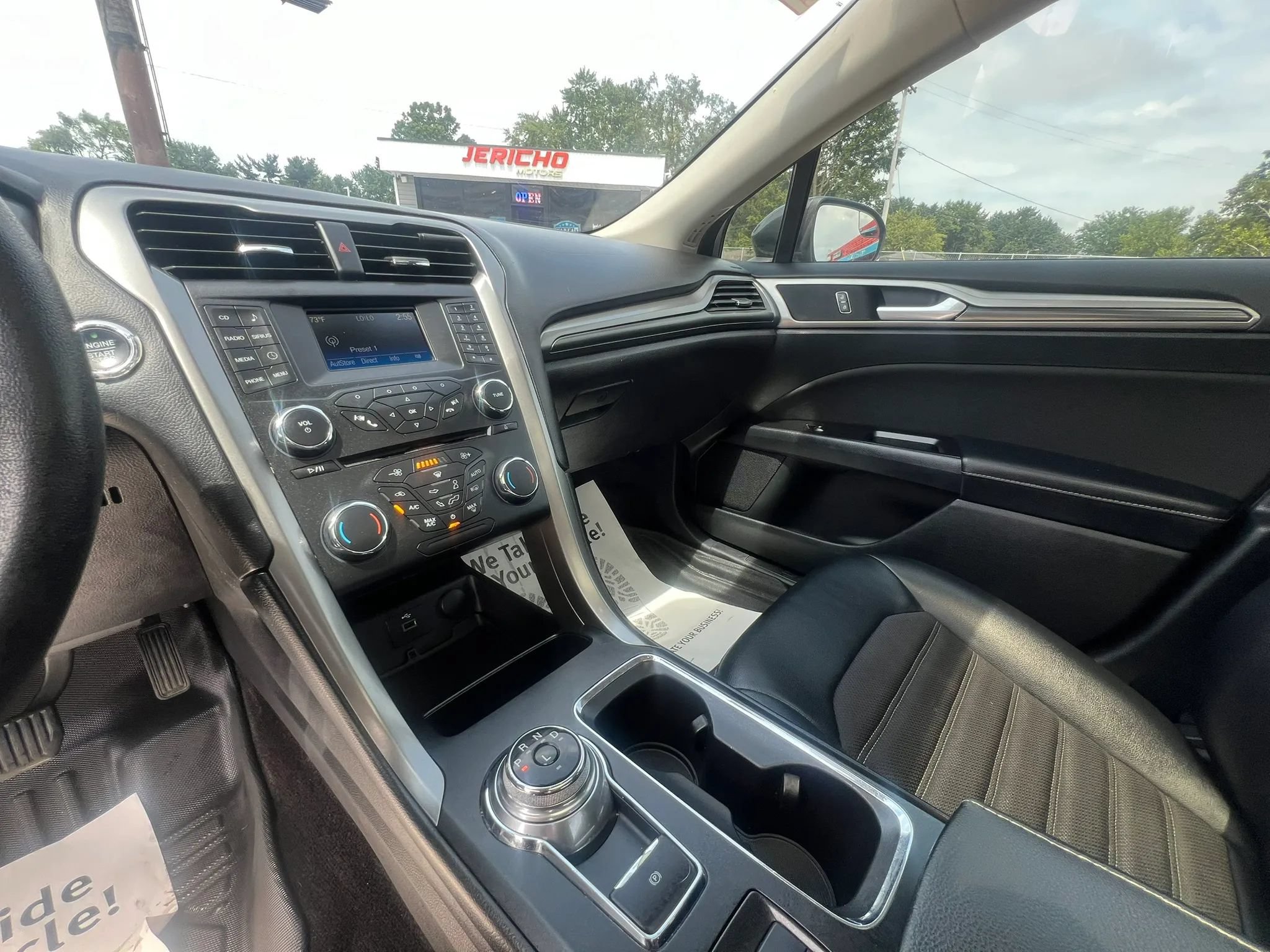 Used 2017 Ford Fusion SE w/ Equipment Group 601A FWD image 11