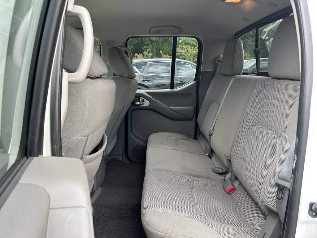 Used 2018 Nissan Frontier SV AWD/4WD image 13